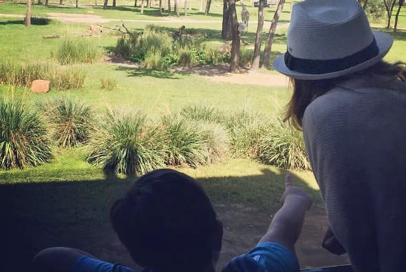 Angelique ha declarado estar muy enamorada de Rulli y aunque todavía no tienen planes de boda su relación es muy formal.