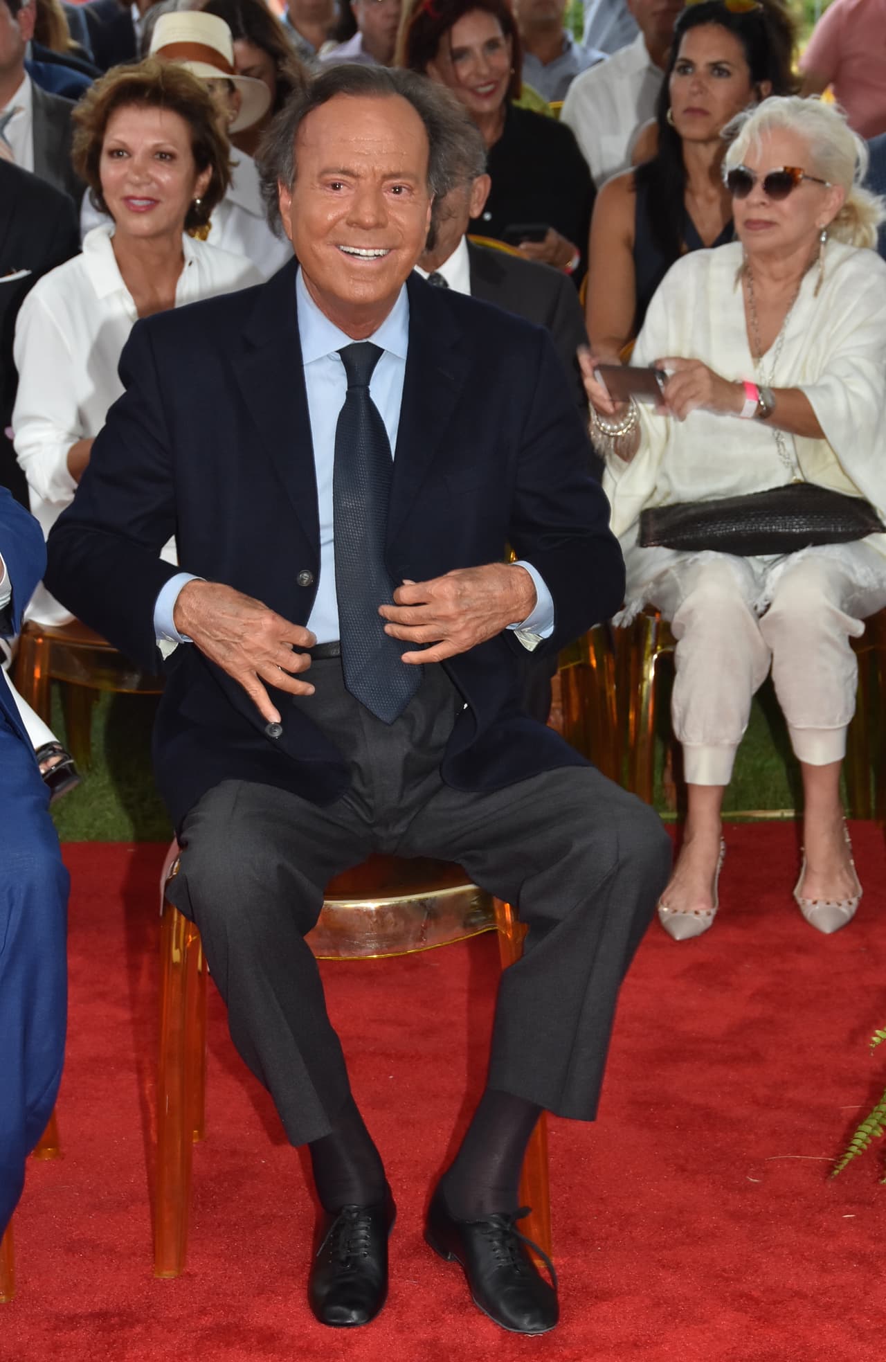 Recordó cómo pasó varios años de su carrera cantando en la isla.