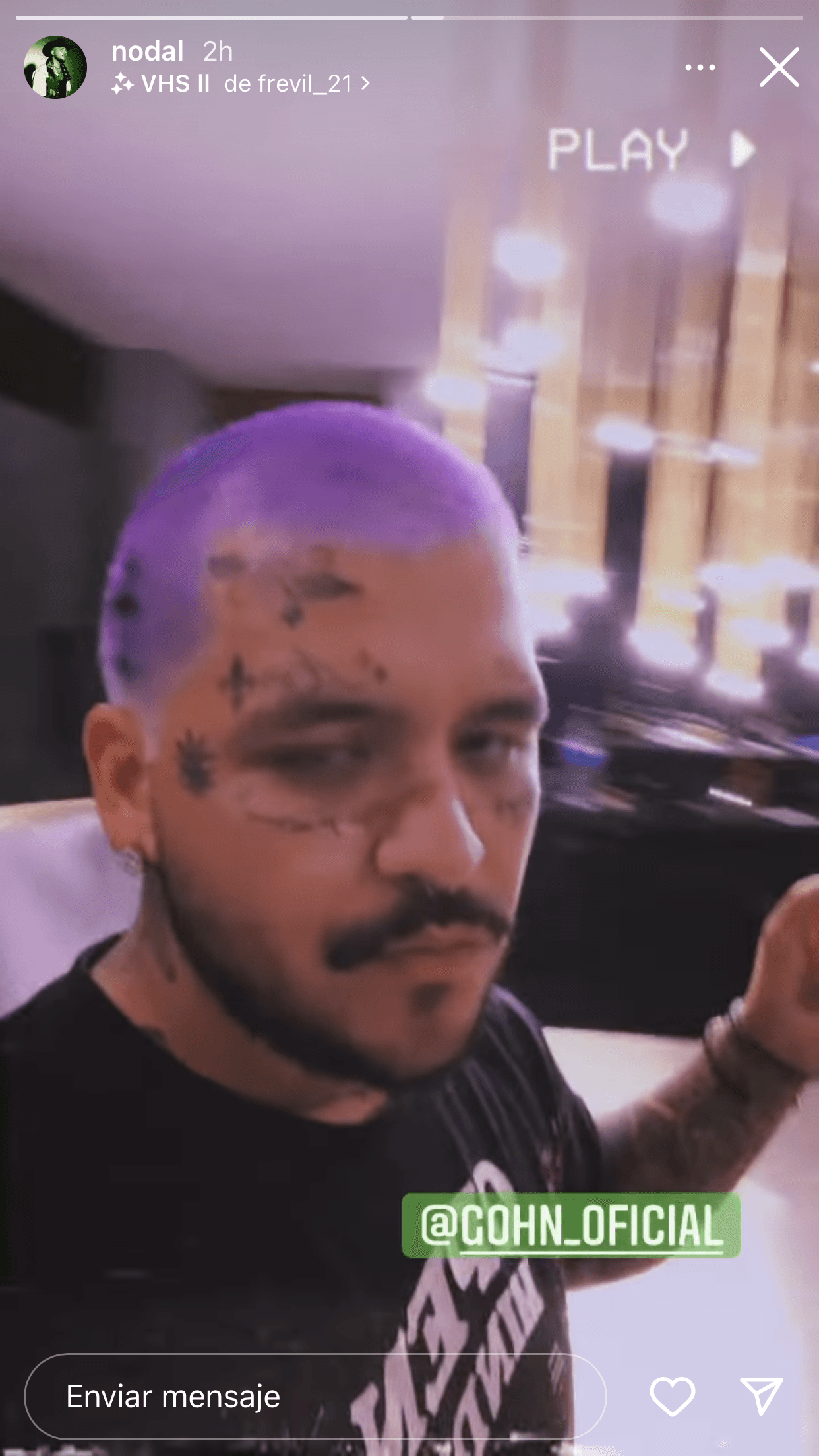 Mientras tanto, con este nuevo look, Nodal parece dejar atrás el pleito que lo enfrentó con J Balvin. 
<br>