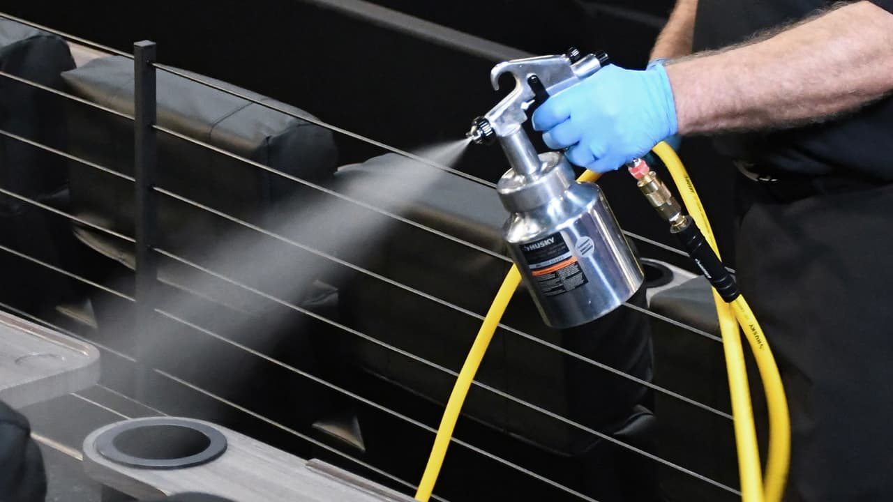 En esta reapertura, los cinéfilos podrán disfrutar de sus películas favoritas a precios muy reducidos con boletos de $ 5.00 para adultos y $ 3.00 para niños y adultos mayores.