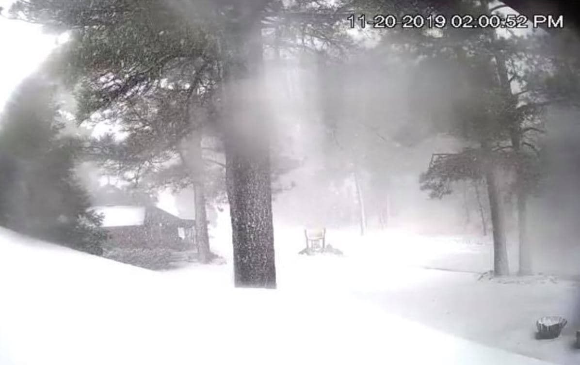 Esta es una imagen de la oficina de NWS en San Diego en la zona de la Laguna Lodge, a solo 6000 pies de altura en el condado de San Diego.