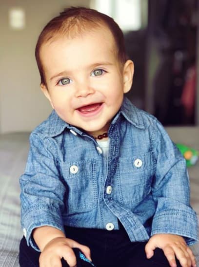 Ser mamá y actriz al mismo tiempo ha sido complicado: “¡No sé cómo le hago! Creo que cuando realmente quieres y haces las cosas con amor, la vida y Dios te dan el tiempo. Llevo desde noviembre sin dormir más de cinco horas”, confesó para el diario Reforma.