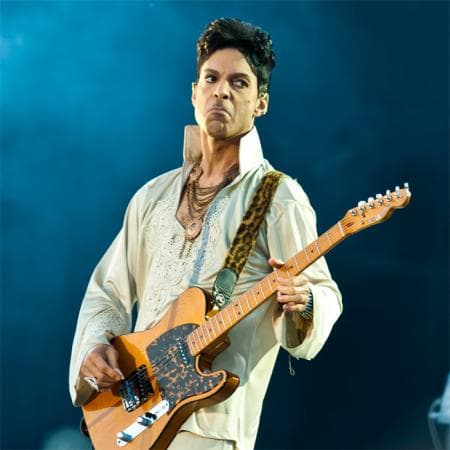 Según TMZ, el Sheriff del condado de Carver, dio a conocer unos audios del año 2011, en donde se escucha a una persona pidiendo ayuda, preocupada por los hábitos de consumo de cocaína de Prince.