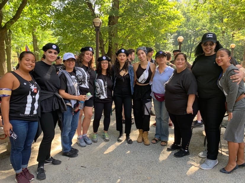 Lucy y Alicia Rodriguez, ex prisioneras políticas de Puerto Rico, junto a miembros de NY Boricua Resistence