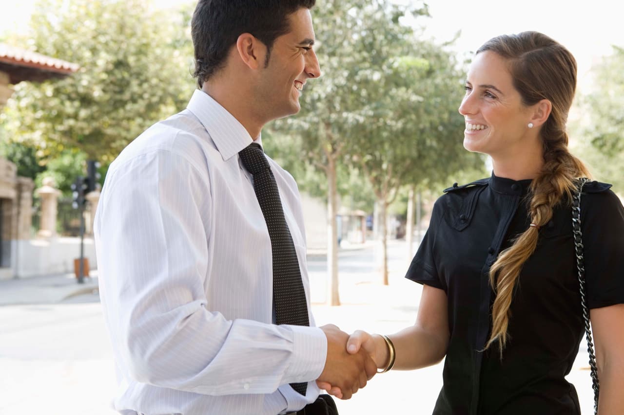 Sigue tus corazonadas e intuiciones y verás como consigues lo que quieras pues durante esta etapa tu carisma es irresistible y el amor se reviste con un tono juvenil y fresco. Renacen en ti nuevos horizontes emocionales.