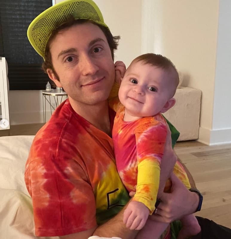 <b>Daryl Sabara</b>
<br>Seguramente lo recuerdas por haber protagonizado las cintas de 'Mini espías' (2001). En 2018, se casó con la cantante Meghan Trainor, y en febrero de 2021, llegó su primer hijo, Riley.
