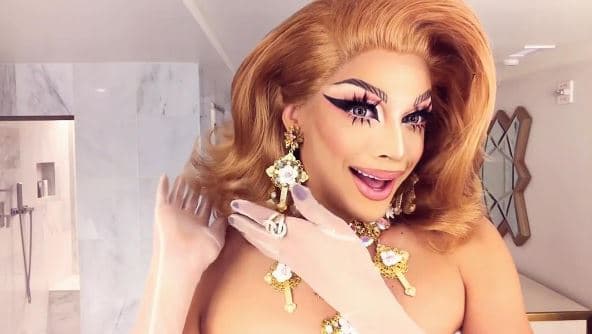 Hace unas semanas, la revista Vogue invitó a Valentina a compartir con sus seguidores sus consejos de maquillaje.