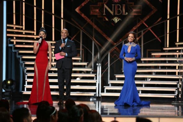 Ahora sí que todas contra todas. ¿Quién ganará? Una semifinal a lo grande con Ale Guzmán, La Arrolladora Banda El Limón y Christian Daniel. Además, animales salvajes y hasta las eliminadas resucitaron. ¿Eres Team Clarissa, Team Nathalia, Team Francisca o Team Catherine?