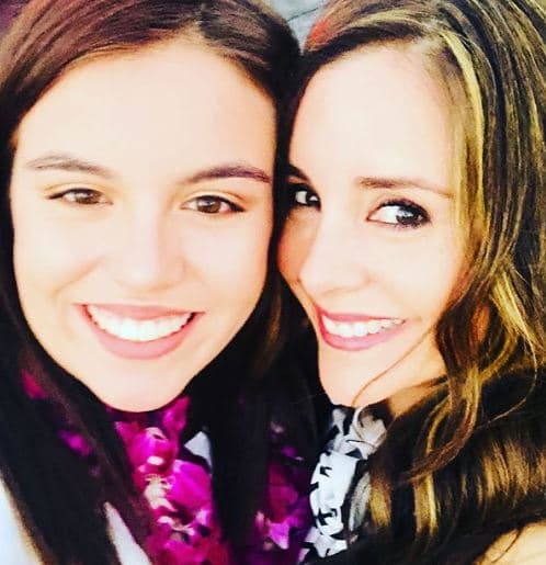 Luego de la separación de Aitor y Karyme, quienes según fuentes como People en Español, se casaron en 1999, Ángela quedó a cargo de la actriz.