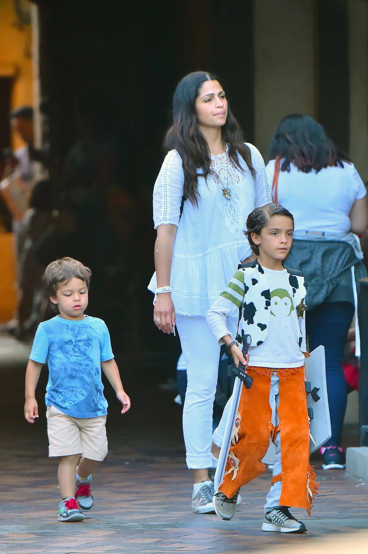 Los pequeños Levi y Livingston estaban disfrutando de varias atracciones.