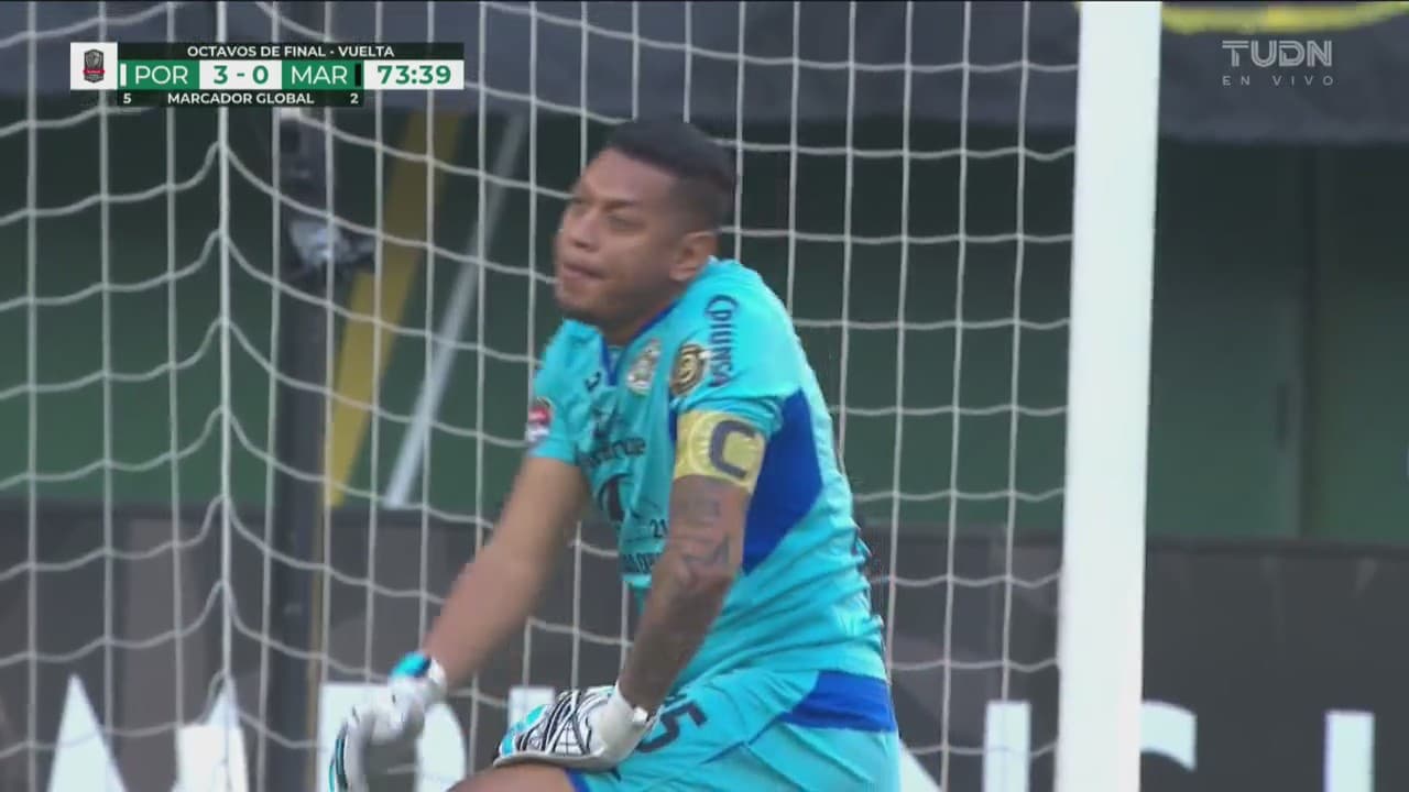 ¡Se luce el arquero! Denovan Torres ataja los embates de Loría y Chará