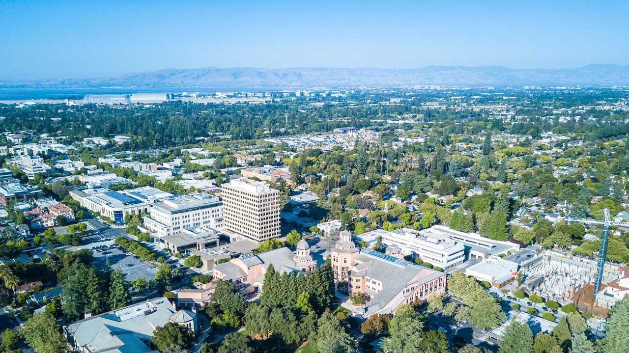 6. En Mountain View se pueden ganar hasta $144,116 por año, aproximadamente.