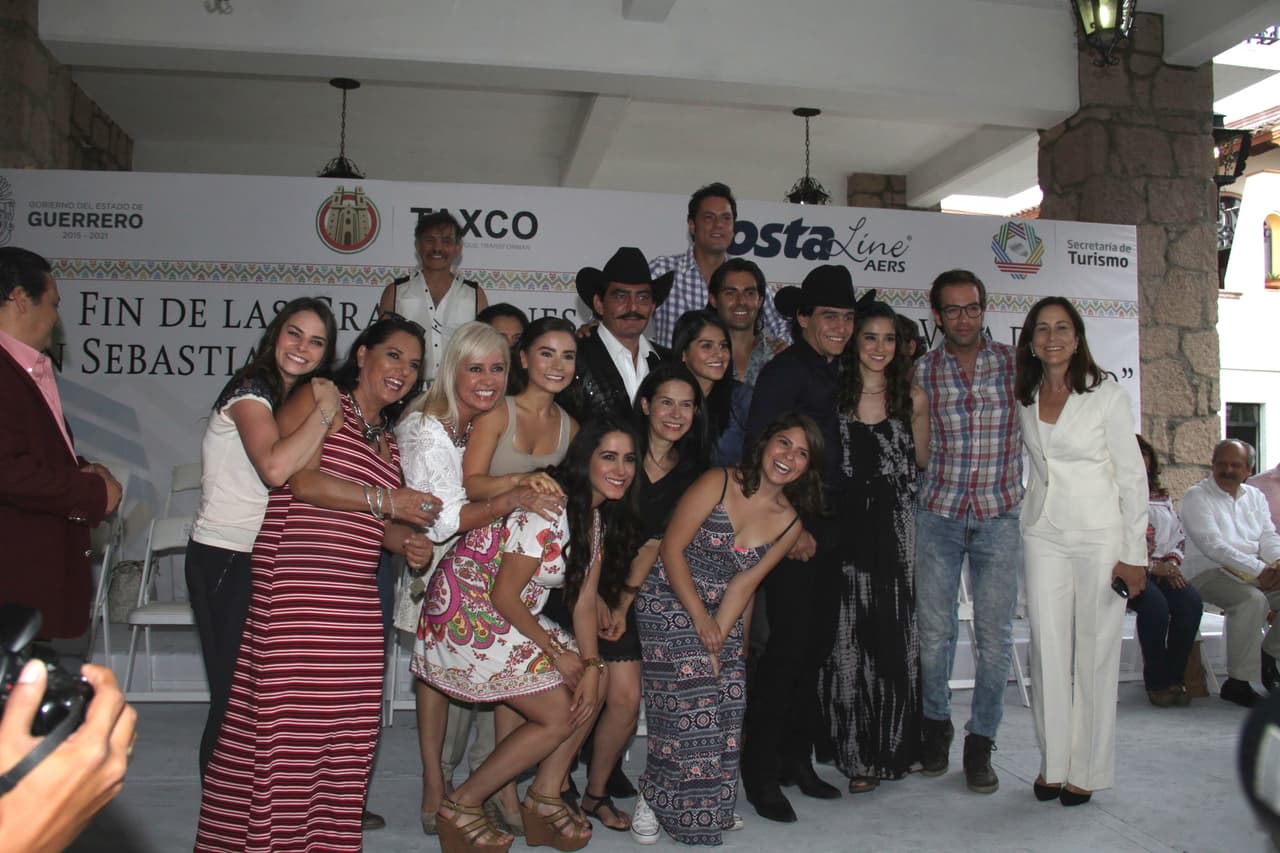 Esta imagen es del final de las grabaciones, en donde se nota que que había mucha armonía en la producción.