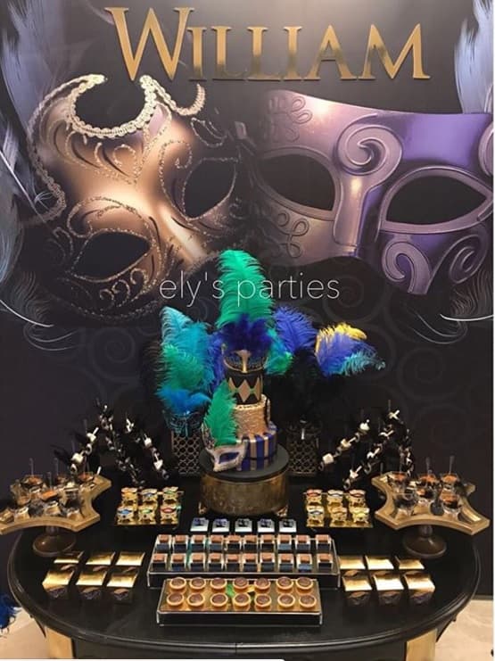 El tema fue el de una noche de carnaval en la que el actor cubano bailó y cantó toda la noche a ritmo de salsa y merengue.