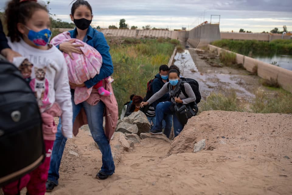Cientos de indocumentados son detenidos en la frontera de Yuma, donde el común demonimador es la llegada de suramericanos e inmigrantes del Caribe.
