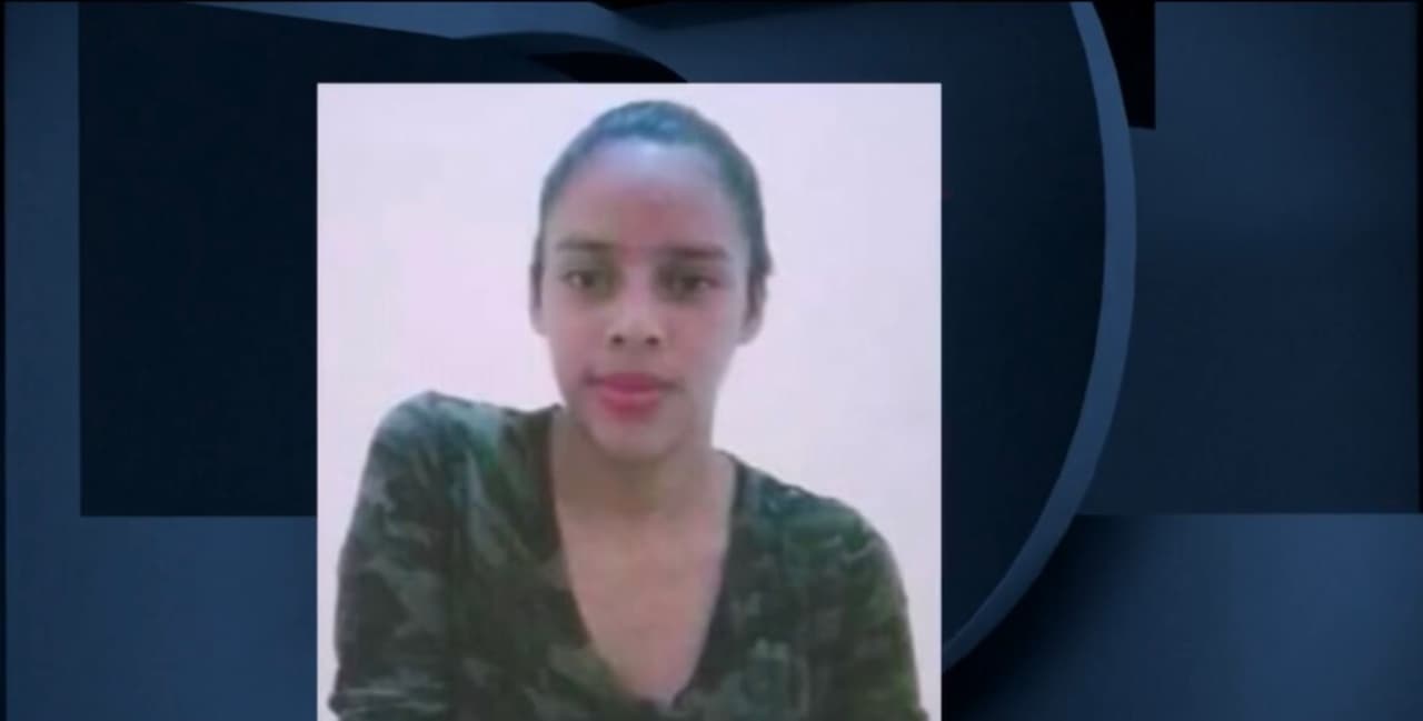 Por eso, con solo un pequeño bolso de mano y todas sus ilusiones en su corazón, la joven les mintió a sus papás al decirles que iba a trabajar en un pueblo cercano y salió el pasado 19 de abril de su humilde casa incrustada en una región montañosa en el occidente de 
<a href="https://www.univision.com/temas/honduras">Honduras</a>, 
<b>para tomar rumbo a los Estados Unidos. </b>
<br>