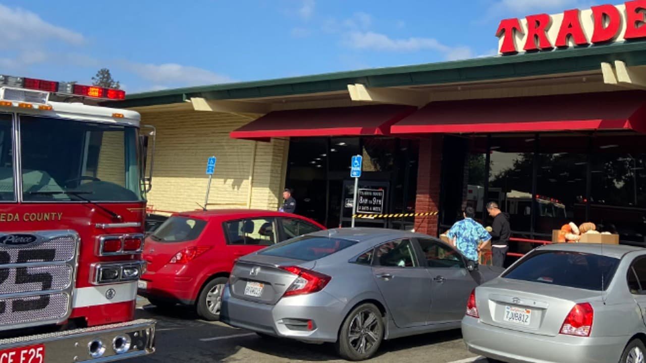 Según la Patrulla de Caminos de California, un niño estaba entre los que fueron llevados a hospitales del área.
<br>