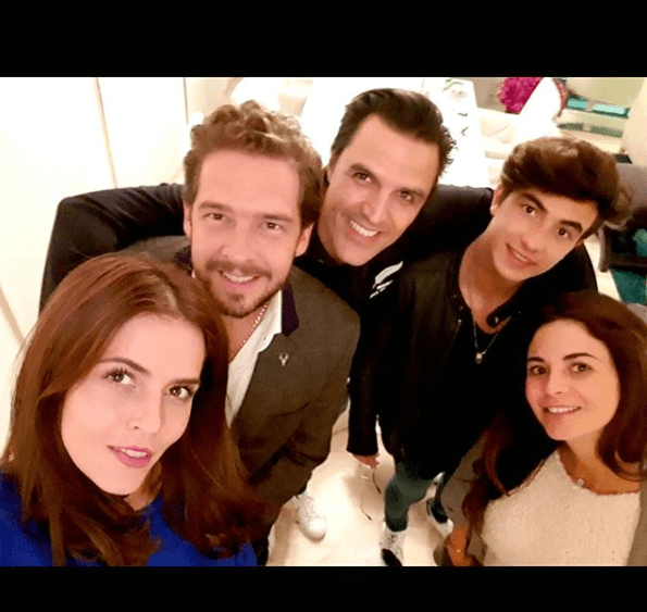 “Yo nunca he escuchado un mal comentario, nos llevamos increíble con ellos, hay una armonía…”, mencionó.