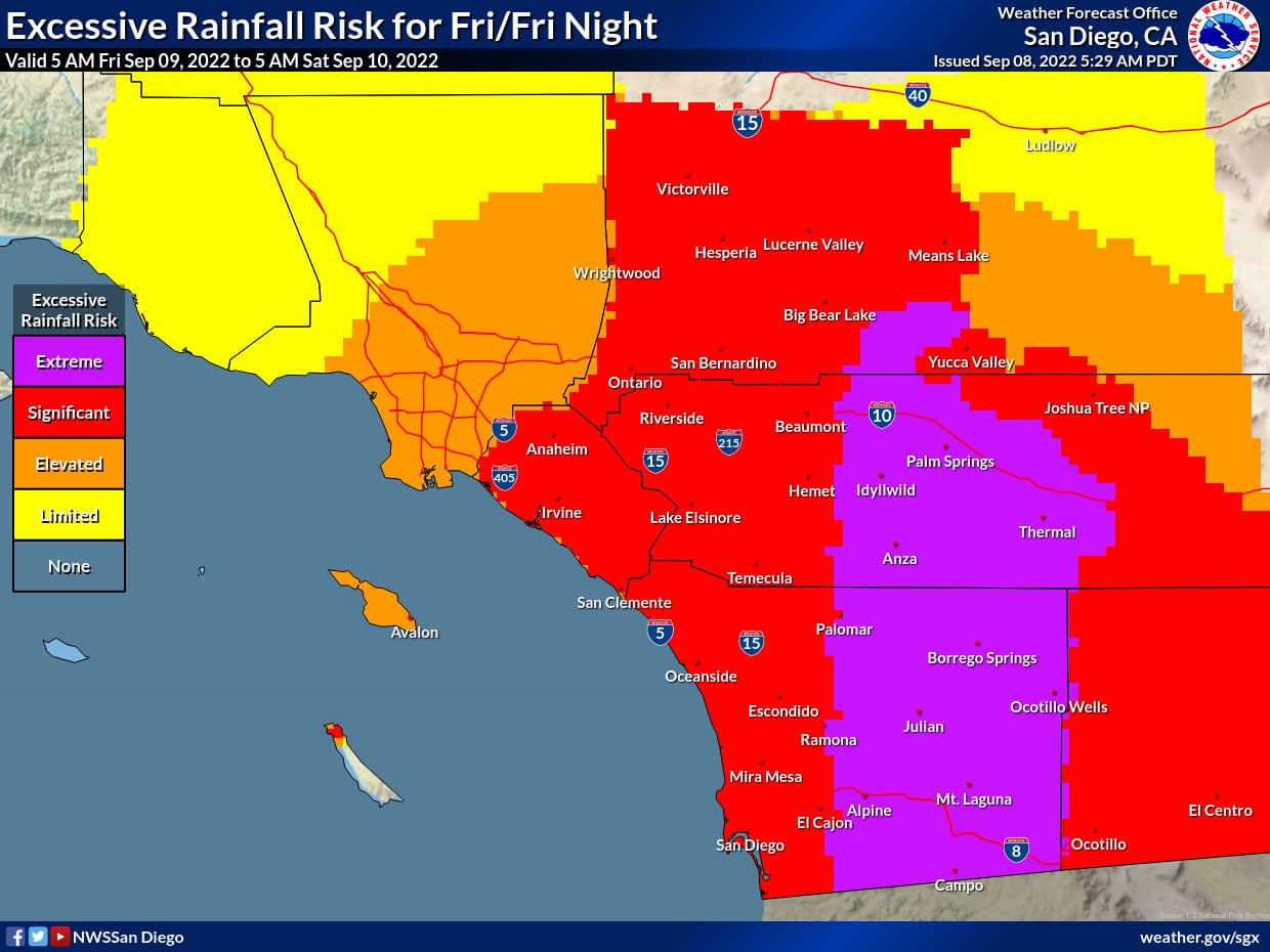 Las 
<b>zonas en las cuales es "más probable que caigan fuertes lluvias con el potencial de inundaciones repentinas es sobre las montañas y los desiertos de los condados de San Diego y Riverside</b>. Los chubascos y tormentas eléctricas dispersas continuarán de sábado a domingo, pero disminuirán gradualmente en la cobertura del área. El clima más fresco llegará la próxima semana", informó el NWS de San Diego.
