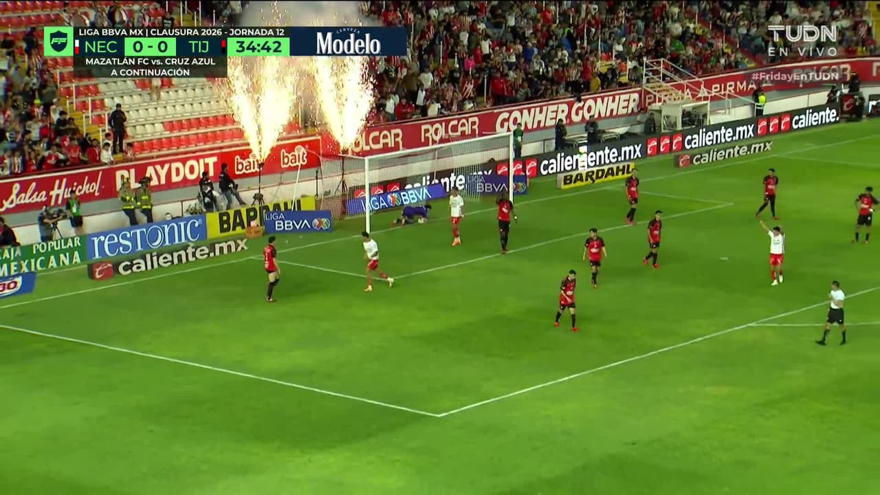 ¡GOL!  anota para Necaxa. Javier Ruiz