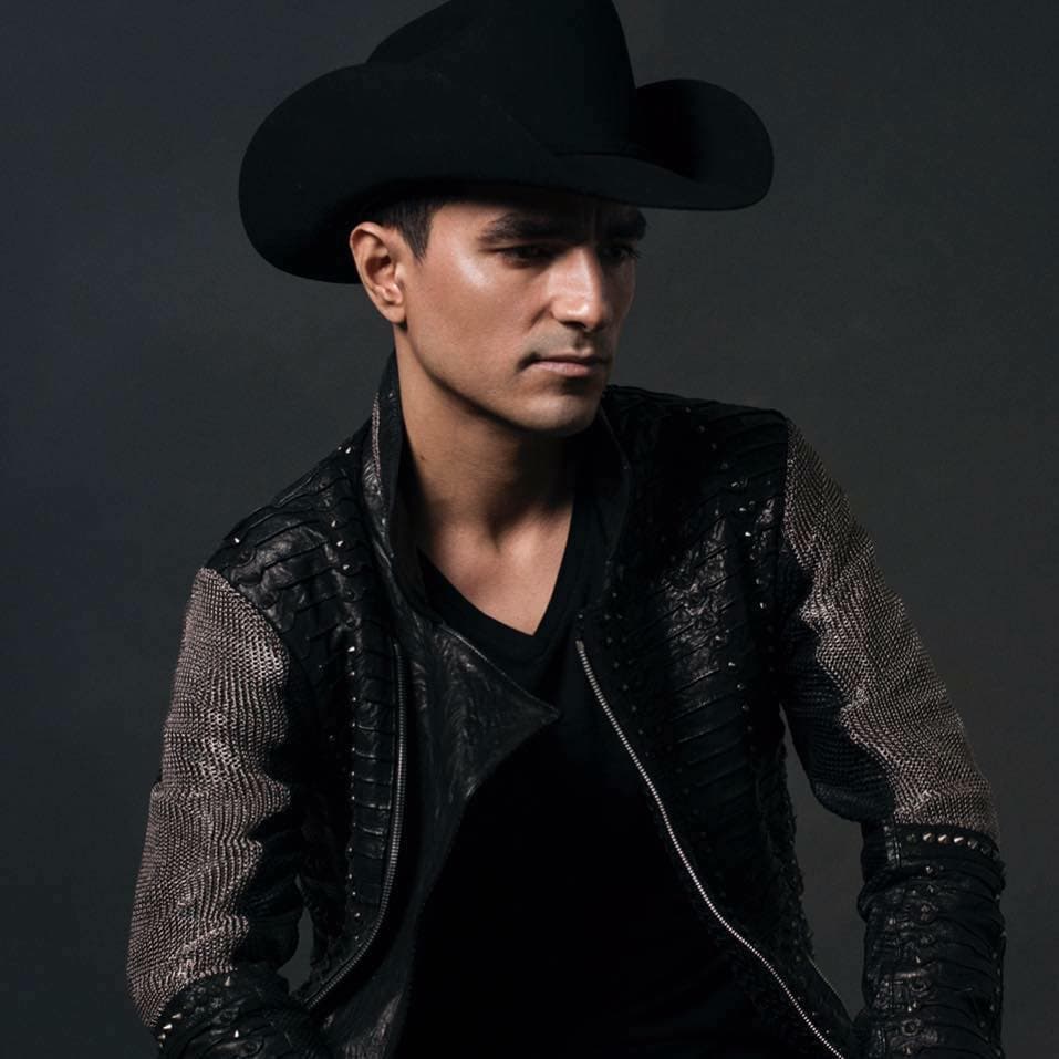 Raúl Casillas - "A poco"