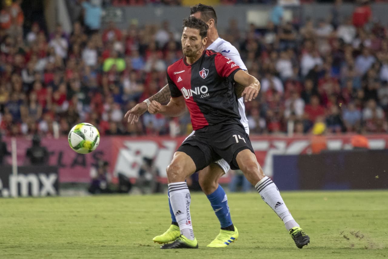 <b>Omar González</b>– González militó en el futbol mexicano de 2015 a 2019 y jugó primero para el Pachuca donde tuvo un buen nivel de juego y posteriormente llegó a la perla tapatía para jugar con el Atlas.