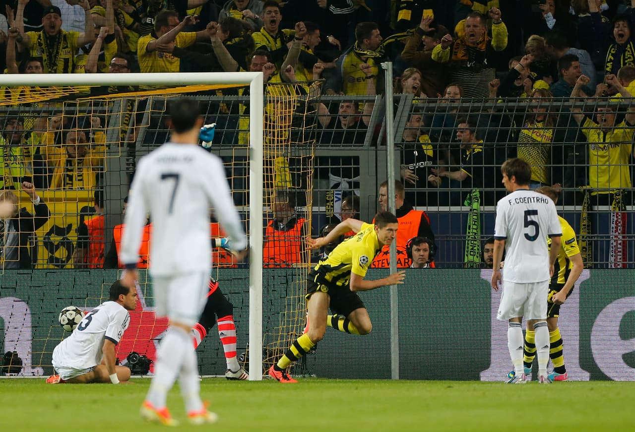 La fiesta en Alemania comenzó muy temprano. Apenas al minuto 8’ Lewandowski abrió el marcador tras aprovechar un centro que Pepe no pudo contener.