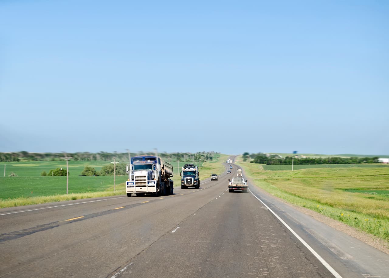 <h3 class="cms-H3-H3">11. Dakota del Norte</h3>
<br>
<br>🚑
<b>Muertes provocadas por accidentes causados por conductores en estado de ebriedad en 2020: </b>35% (35) del total.
<br>
<br>🚑
<b>Variación de muertes en accidentes causados por conductores en estado de ebriedad, 2019-2020: </b>-16.7%
<br>
<br>🚑
<b>Total de muertes por accidentes de tráfico en 2020: </b>100
<br>
<br>🚑
<b> Población: </b>762,062
<br>