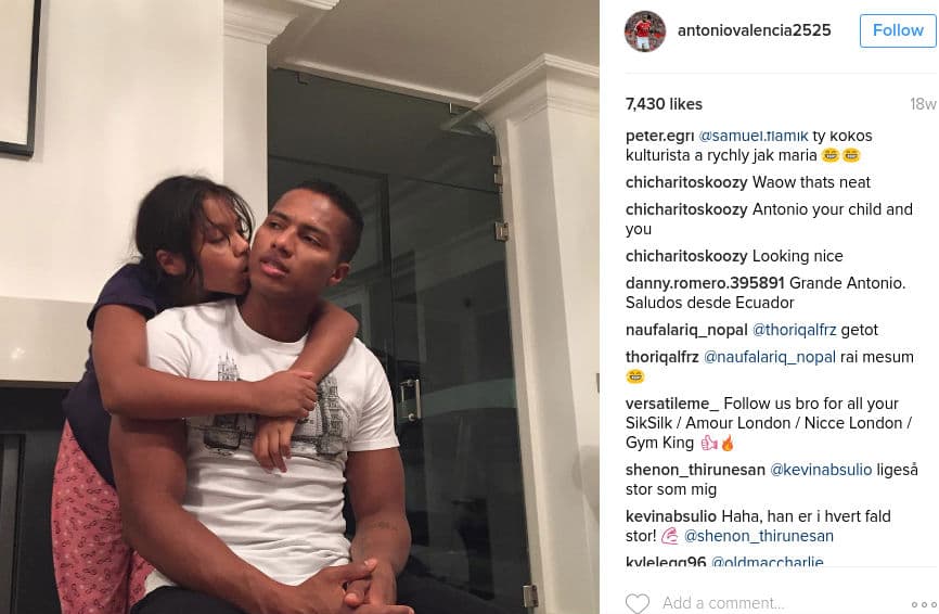 El ecuatoriano Antonio Valencia con su hija