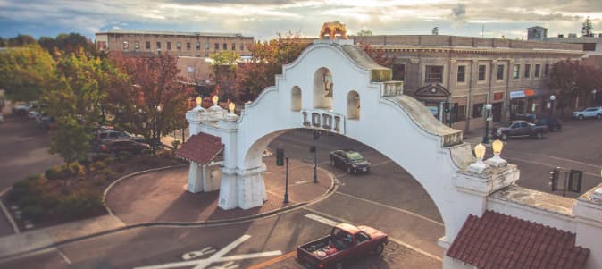 <b>Lodi, ubicada en el condado de San Joaquín, es famosa por sus uvas. </b>
<a href="https://www.facebook.com/pg/grapefestival/photos/?ref=page_internal" target="_blank">El Festival de la Uva</a> se realiza desde 1937, su próxima versión se desarrollará entre el 17 y 20 de septiembre y este contempla música, danza y stands de comida.