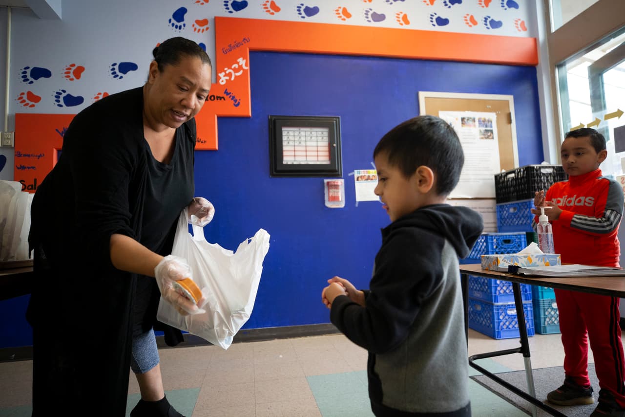 Pueden participar niños de entre 1 y 18 años, 
<b>y no es necesario estar matriculado en la escuela de verano ni presentar ningún tipo de documentación, inscripción o justificante de ingresos.</b>
