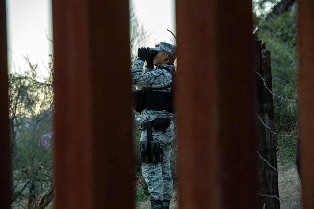 Ni las aplicaciones ni el acceso al 911 contrarrestan las consecuencias mortales de políticas fronterizas restrictivas