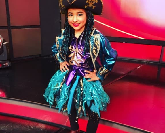 Kisha lució un traje de pirata.