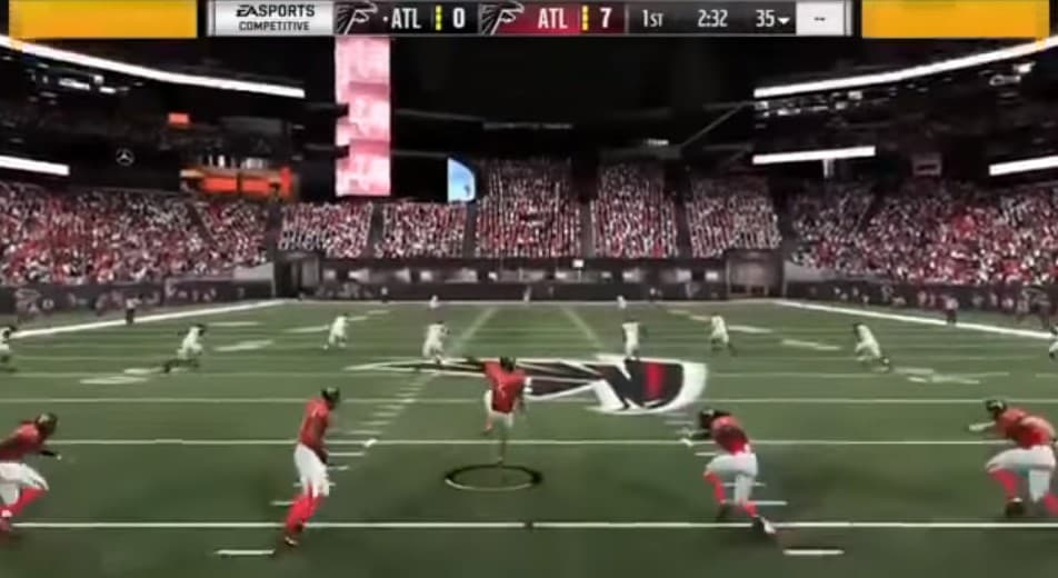 La imagen de los jugadores en cámara desaparece y se empiezan a escuchar sonidos de lo que parece es el tiroteo de alguien en el bar.