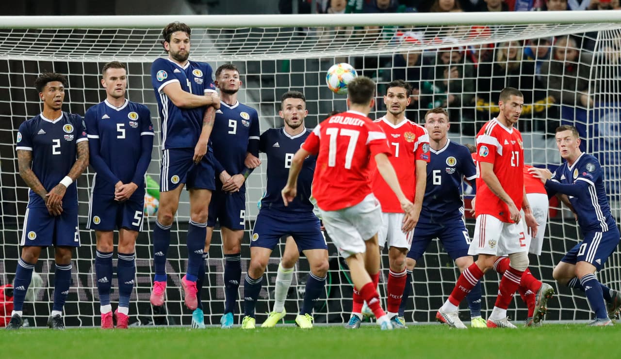 Rusia 4-0 Escocia.