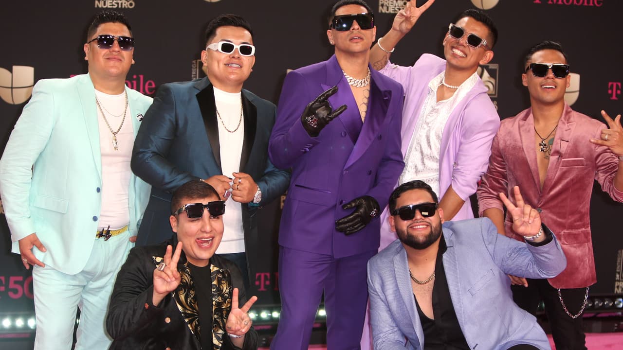 Muere miembro de Grupo Firme horas antes de concierto: Eduin Caz reacciona