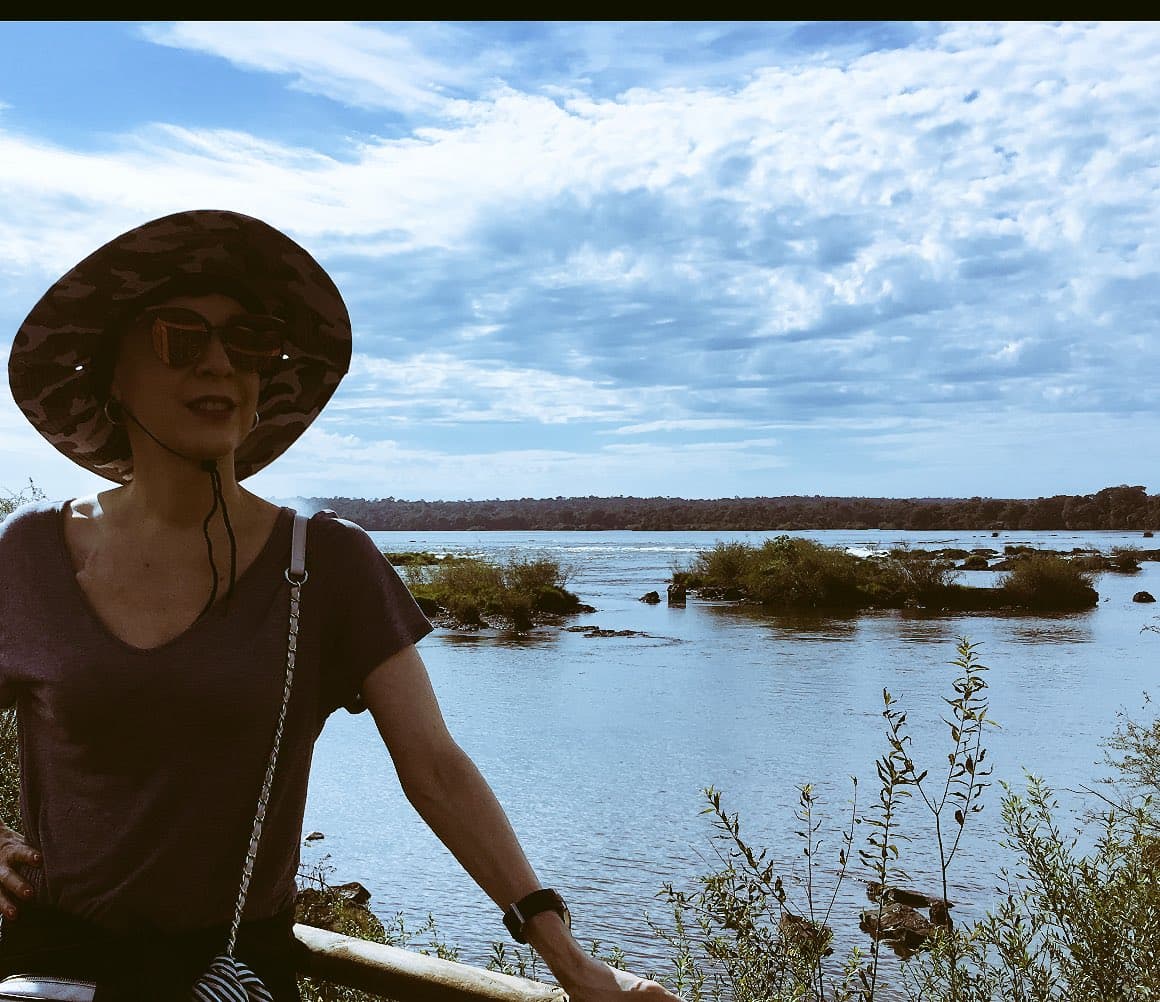 A
<b><a href="http://www.univision.com/temas/edith-gonzalez">Edith González</a></b> le encanta viajar y convivir con la naturaleza, por lo que en los últimos meses ha aprovechado para conocer lugares como Brasil, Argentina y algunas regiones de Estados Unidos, pero esto no lo hace sola, sabe que la compañía de su esposo es esencial para sentirse protegida.