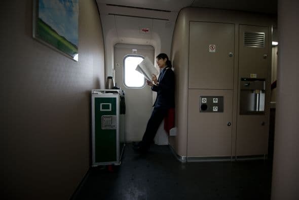 Además bate su propio récord de longitud, ya que hasta ahora la línea más larga del mundo era la que unía Pekín con Shanghai, de mil 318 kilómetros.