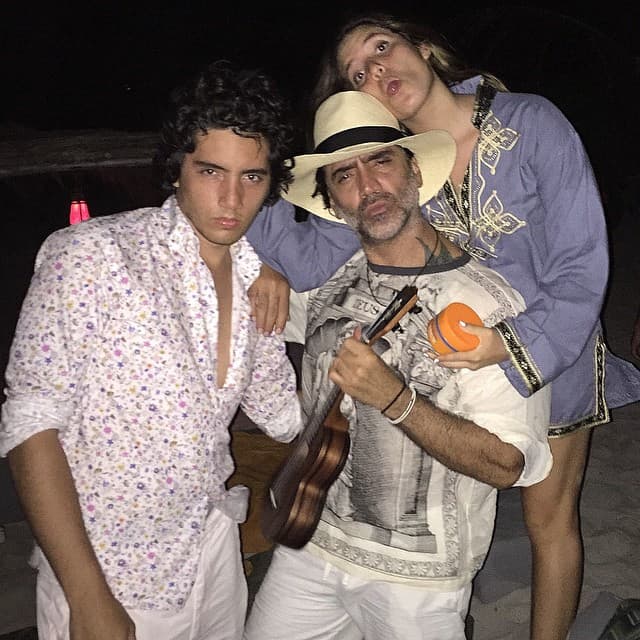 Por esta razón, la separación entre sus padres no le afectó: "Siempre mi papá estaba trabajando, pero el tiempo que pasaba con nosotros era espectacular, cuando se separaron no noté la diferencia".
<br>