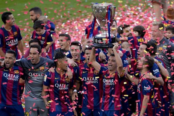 El FC Barcelona se proclamó campeón de la Liga española terminando con 94 puntos que le valieron el título de la LFP bajo las órdenes del técnico Luis Enrique quien logró el campeonato número 23 de la exitosa historia culé en la Primera División ibérica.