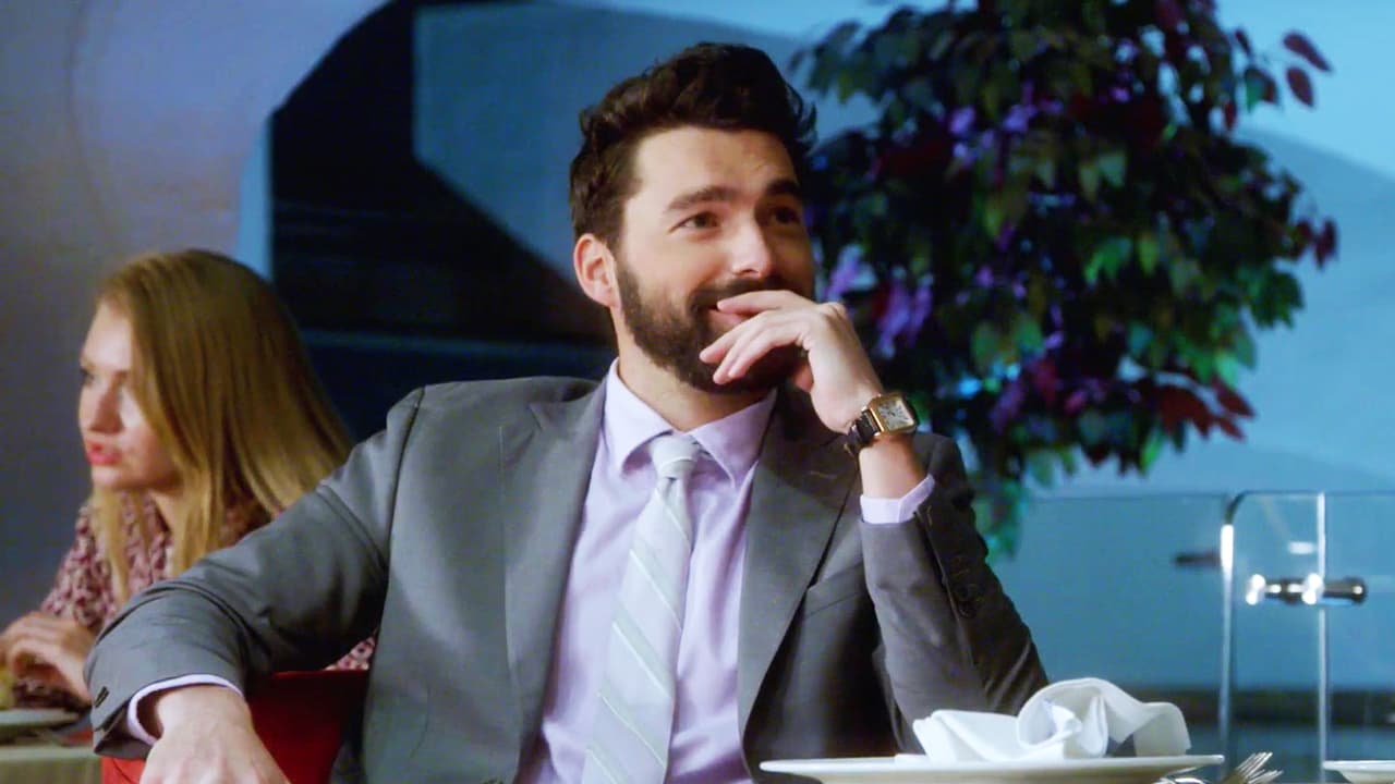 Él sólo tiene una meta en la vida: quedarse con la empresa de Othón. Y para lograrlo, ha fingido estar enamorado de Maia.