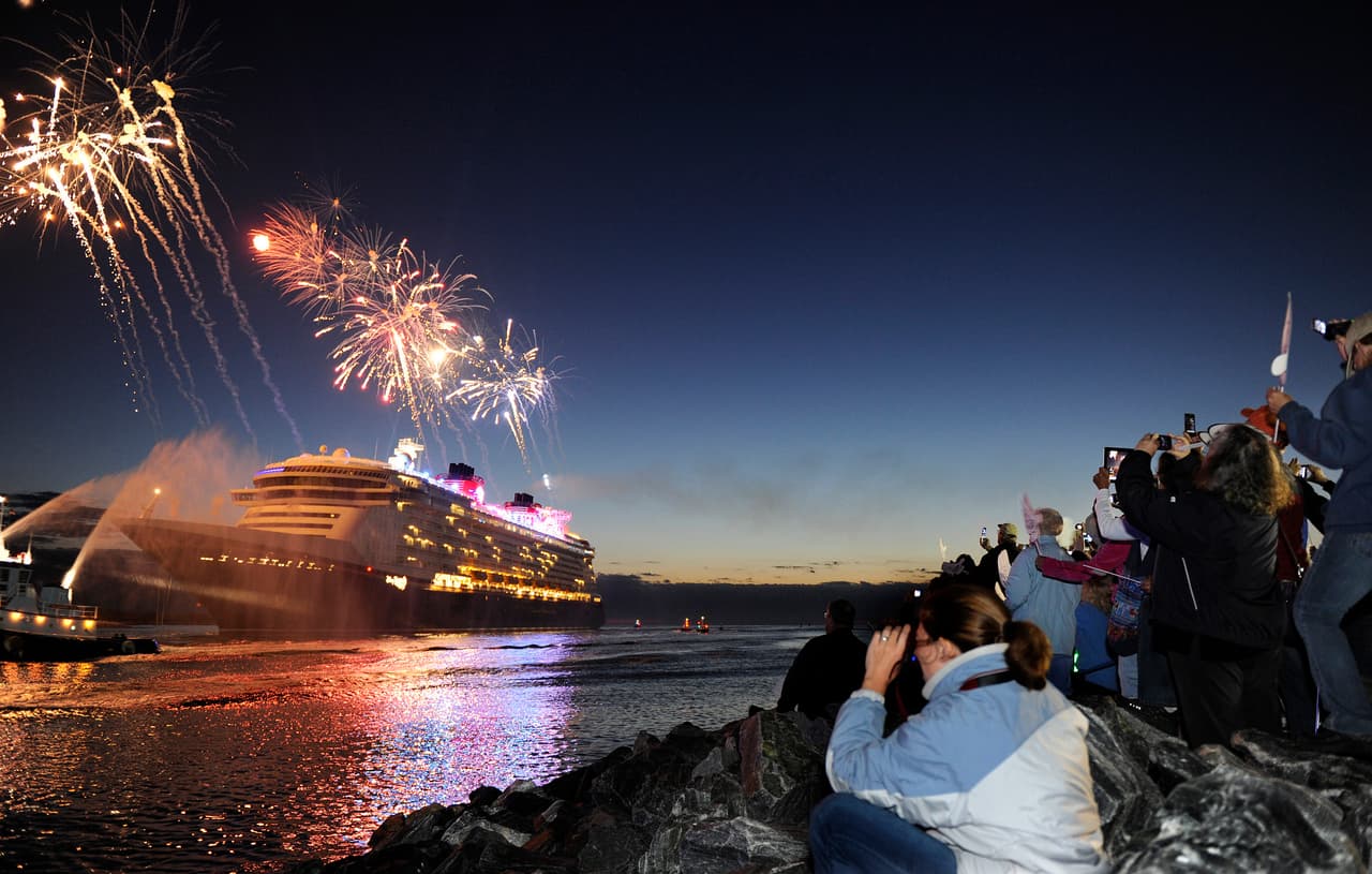 Este fin de semana zarpó el primer 
<a href="https://twitter.com/DisneyCruise" target="_blank">crucero de Disney,</a> luego de más de un año sin navegar por la pandemia del 
<a href="https://www.univision.com/temas/coronavirus">coronavirus. </a>