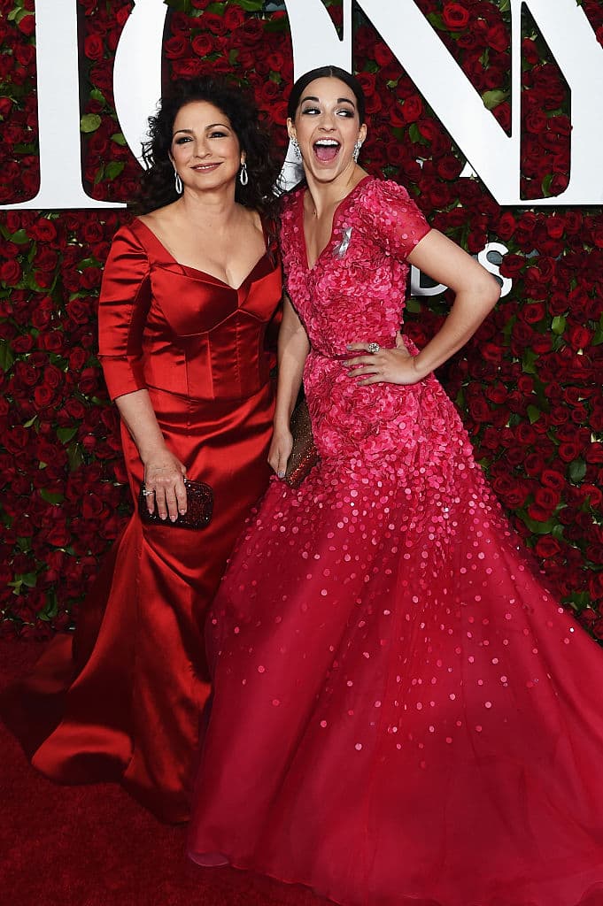 La cantante perfecta para intepretar a una de las divas latinas más importantes de las últimas décadas: la cubano-americana Ana Villafañe, también oriunda de Miami.