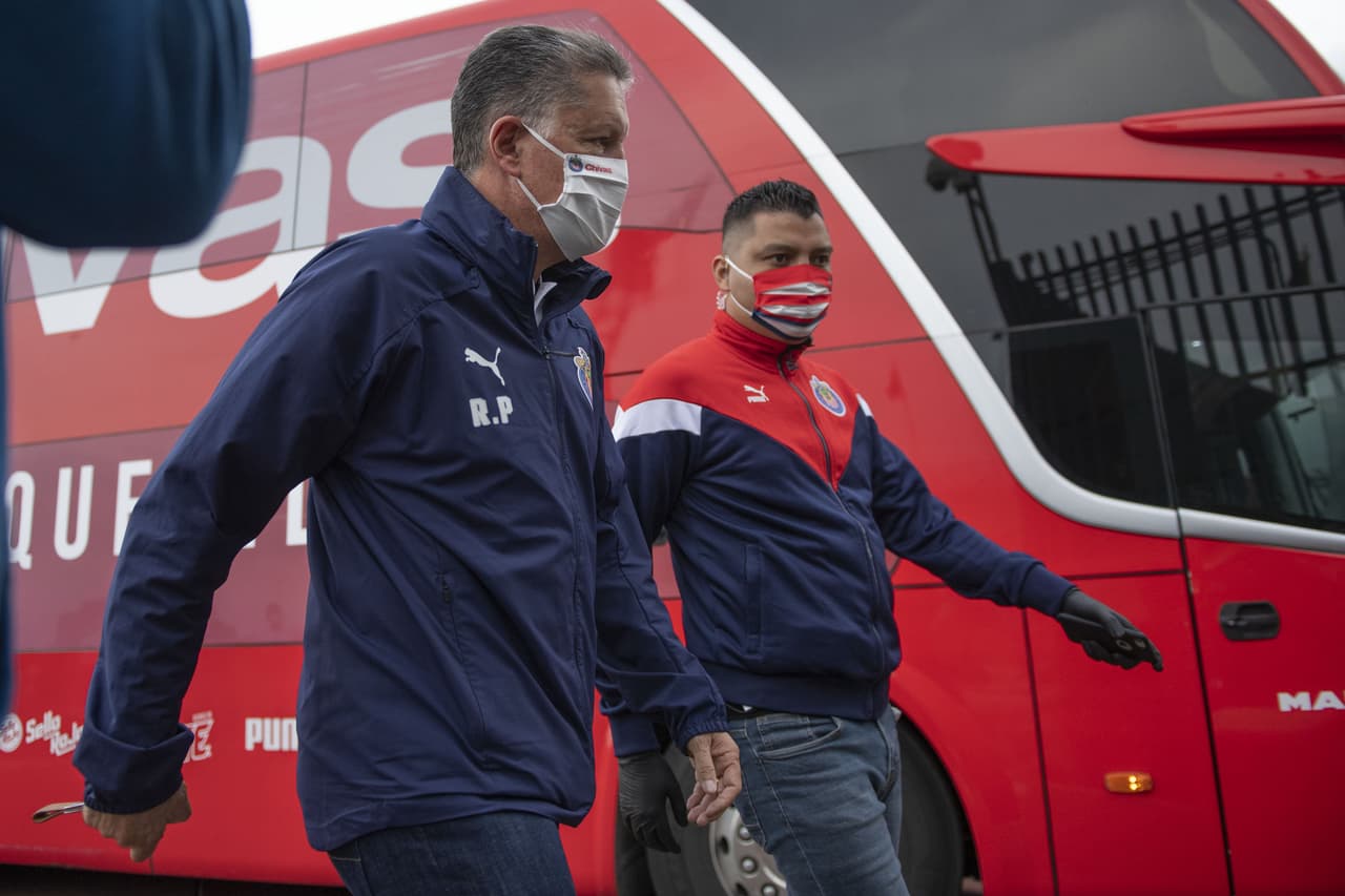Las Chivas arribaron a Ciudad Universitaria para disputar el último partido de la Copa GNP por México en la final frente a Cruz Azul.