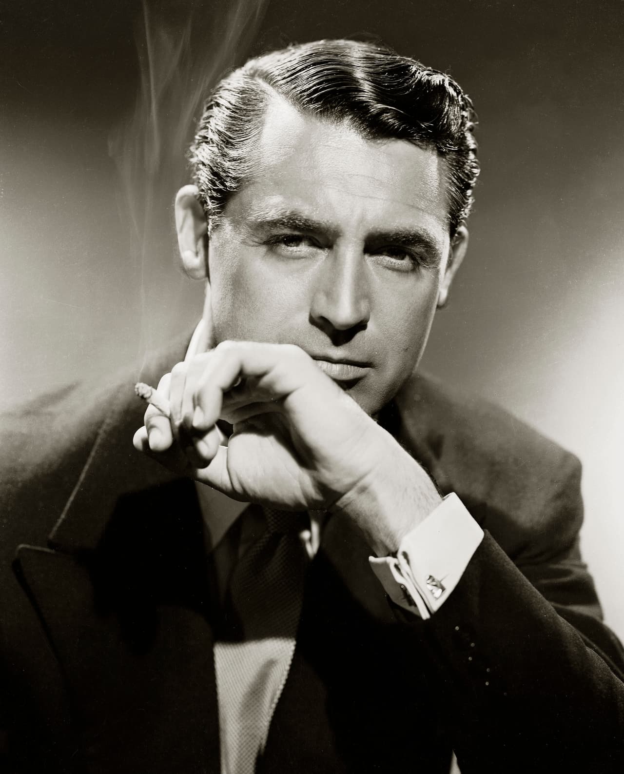 Si le enceñaras esta foto a alguna de tus abuelitas, seguro sonreiría y se acordaría de este galán llamado Cary Grant.