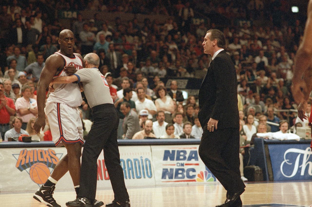 <b>Knicks perdieron la ventaja</b>
<br>Justo en el quinto juego los New York Knicks tras imponerse 91-84. A pesar de haber ganado el quinto juego, los siguientes dos enfrentamientos fueron para los Houston Rockets y así se coronaron.