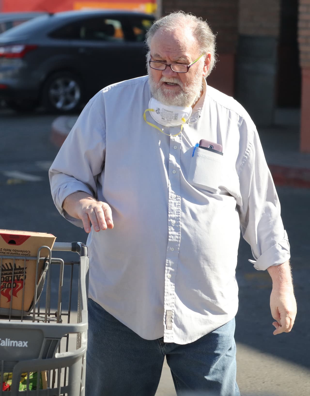 El padre de la duquesa se encuentra distanciado de ella desde el año 2018, poco antes de que 
<b><a href="https://www.univision.com/entretenimiento/realeza/meghan-markle-lloro-cuando-su-papa-le-dijo-que-no-podia-ir-a-su-boda-con-el-principe-harry-fotos" target="_blank">contrajera nupcias</a></b>
<a href="https://www.univision.com/entretenimiento/realeza/meghan-markle-lloro-cuando-su-papa-le-dijo-que-no-podia-ir-a-su-boda-con-el-principe-harry-fotos" target="_blank"> </a>con el príncipe Harry. 
<br>