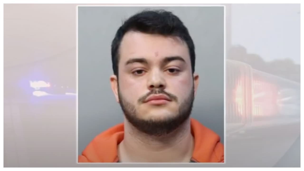 Arrestan a un hombre acusado de robar fotos íntimas de una compañera de trabajo en Starbucks de Doral