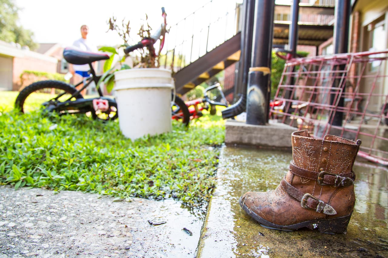 El regreso a casa de las familias que tuvieron que ser evacuadas por las inundaciones fue desolador. No había mucho que rescatar.