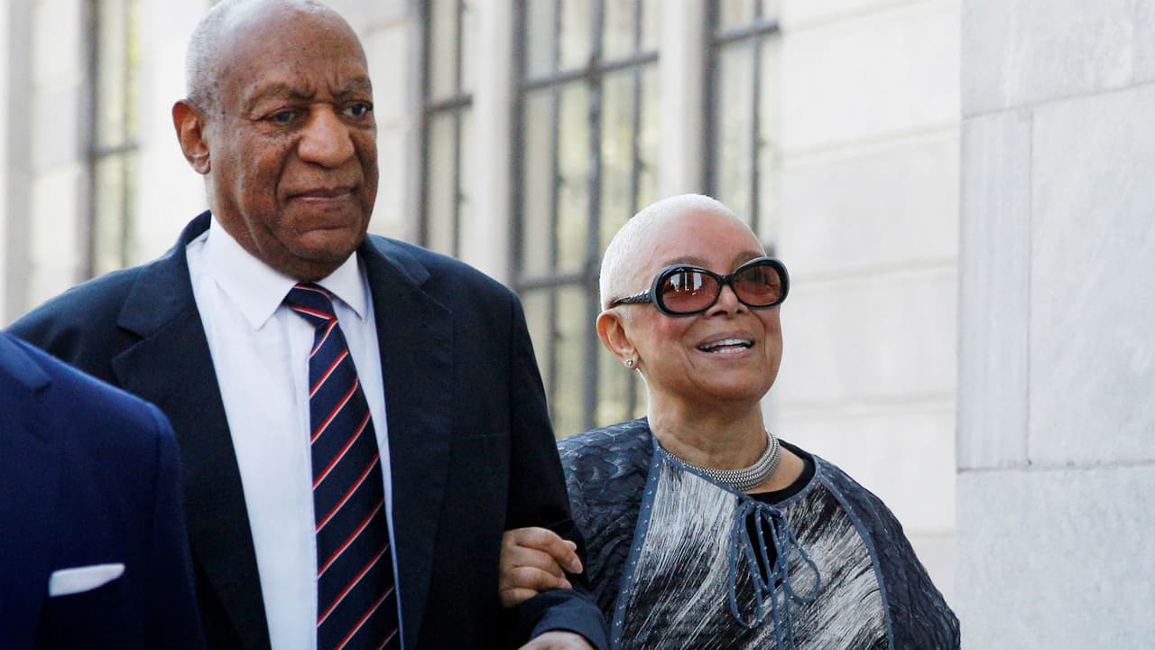 Esposa de Bill Cosby defiende al comediante acusado de agresión sexual y critica a la justicia